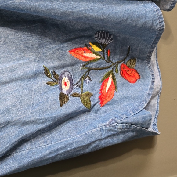 Vintage America V-neck Button-down Embroidered Shirt - Picture 4 of 7